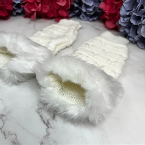 White Knit Fingerless Gloves with Faux Fur - Picture 9 of 11